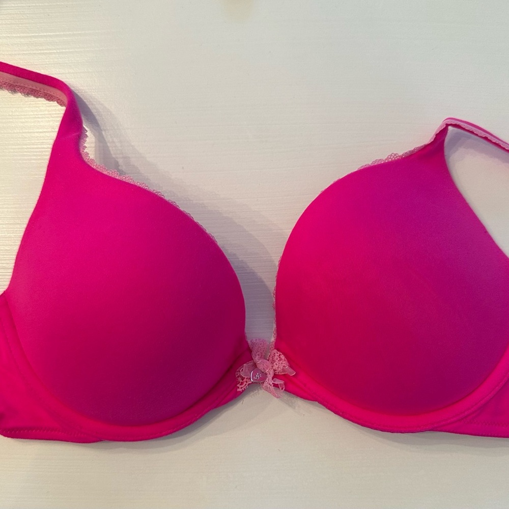 Victoria’s Secret Body by Victoria push up underwire bra hot pink.